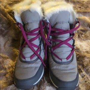 Sorel low winter boots - waterproof and never worn